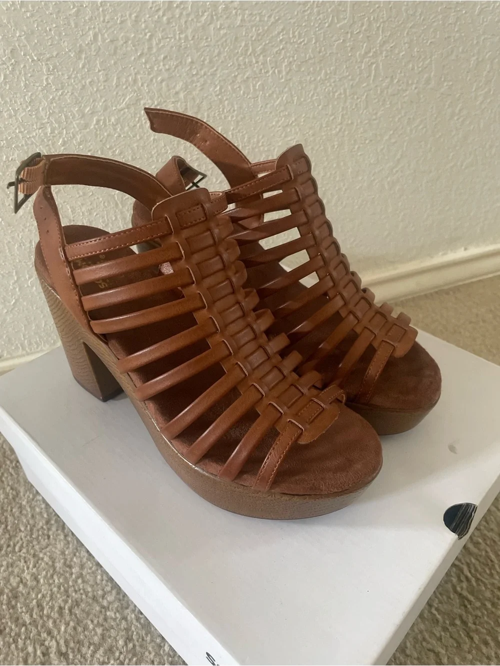 Sonoma strappy upper